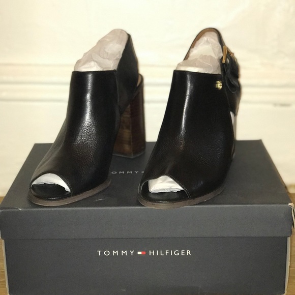 Tommy Hilfiger ‘Peppy’ Heel - Picture 2 of 6